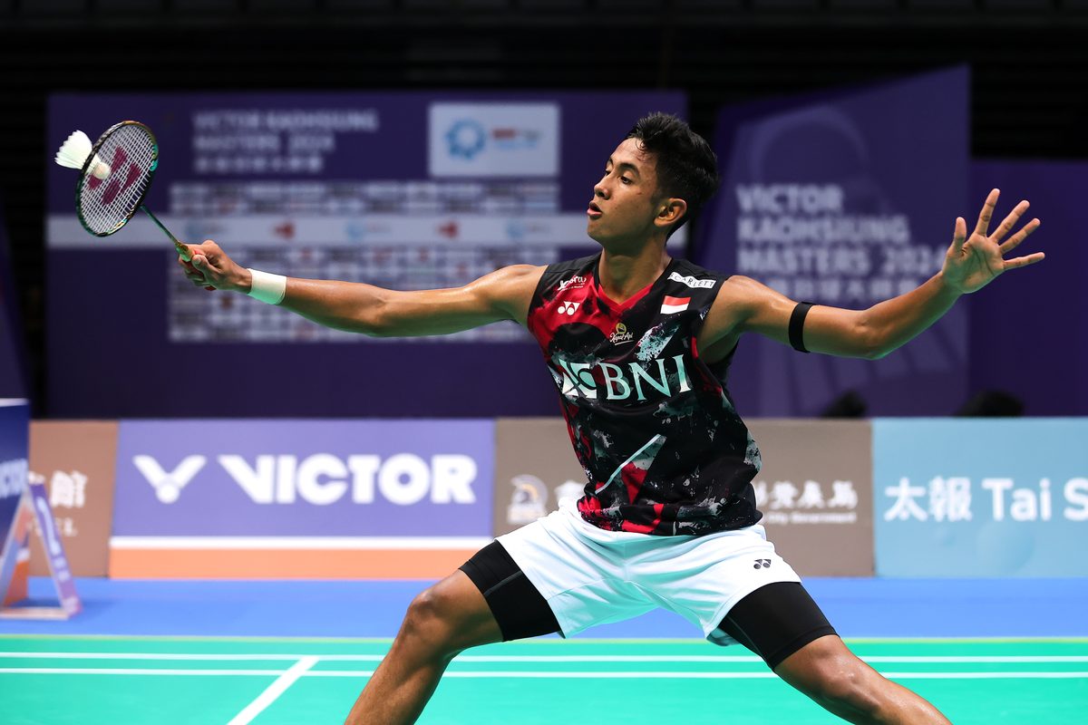 Foto arsip Alwi Farhan memegang raket di lapangan pada Kaohsiung Masters 2024, bukan Denmark Open 2026